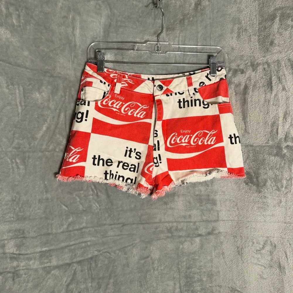 Coca-Cola Graphic Print Denim Shorts Red White Logo Frayed Hem Womens Medium